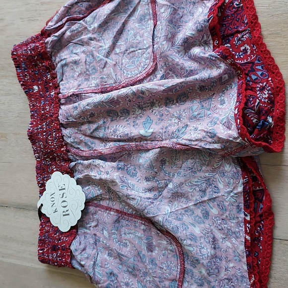 NWT Knox Rose Women's SZ L High Elastic Waist Red Paisley Shorts W/ Pockets - Picture 13 of 13